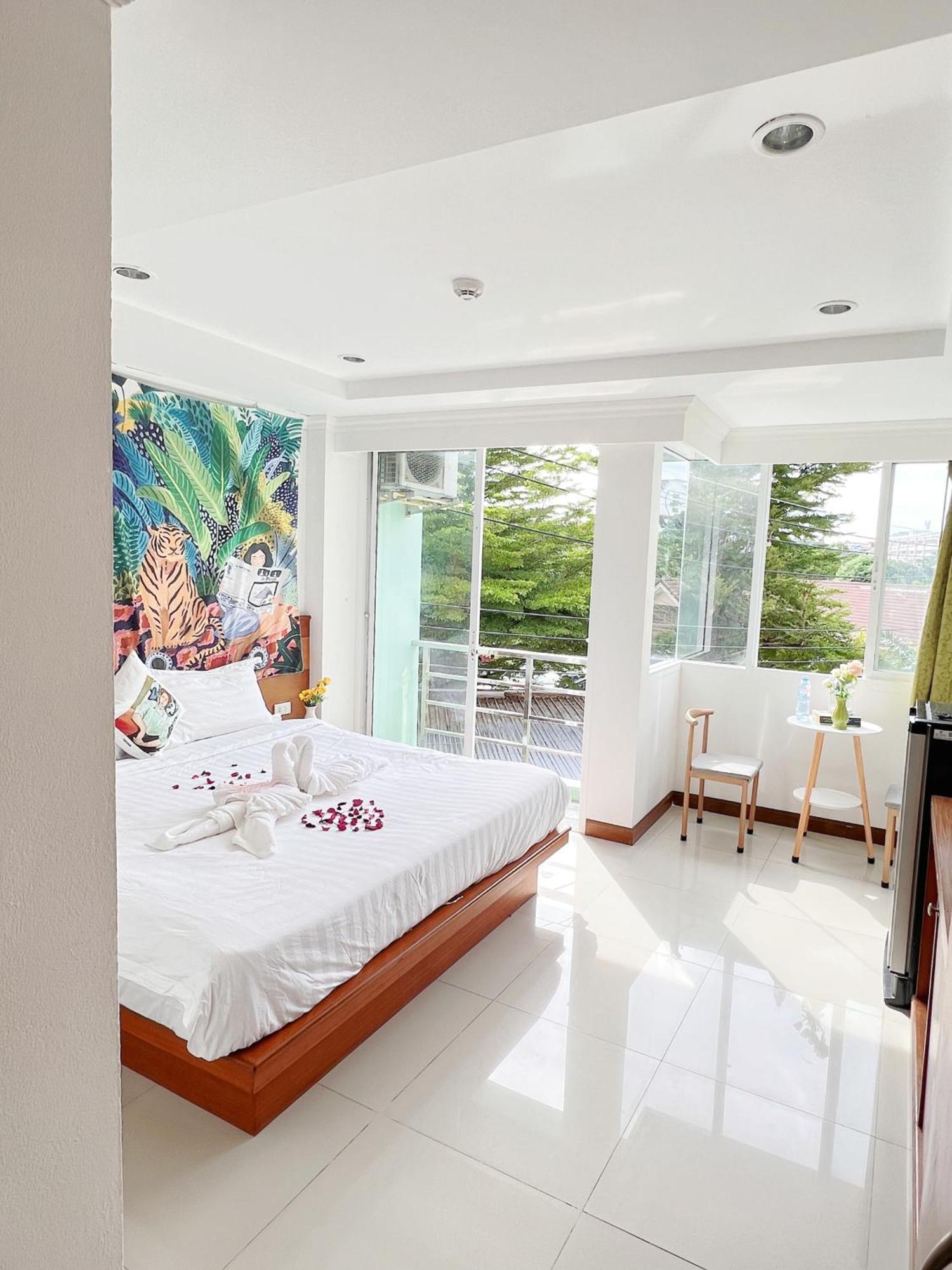 Lanting Patong Exterior foto