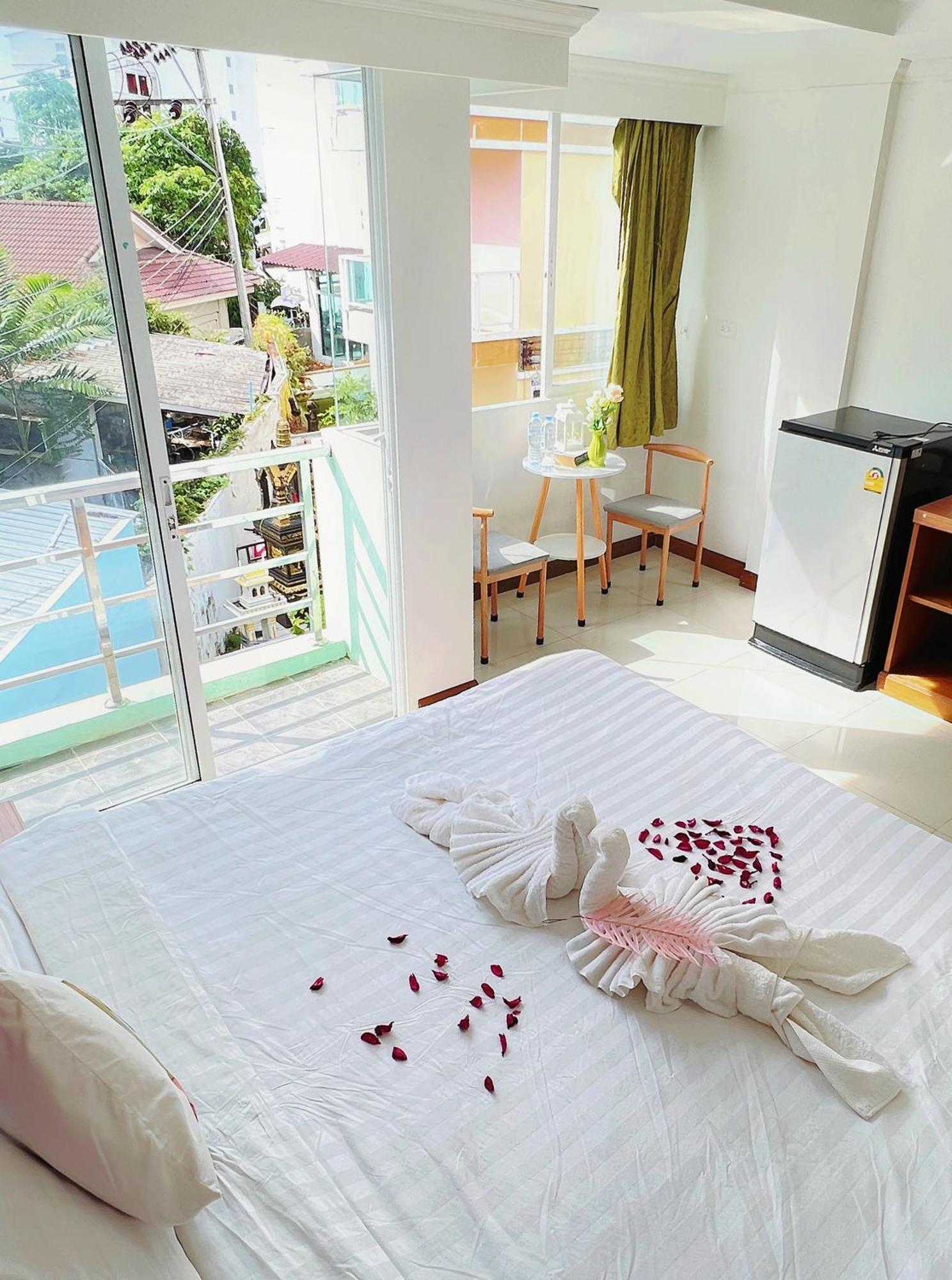 Lanting Patong Exterior foto